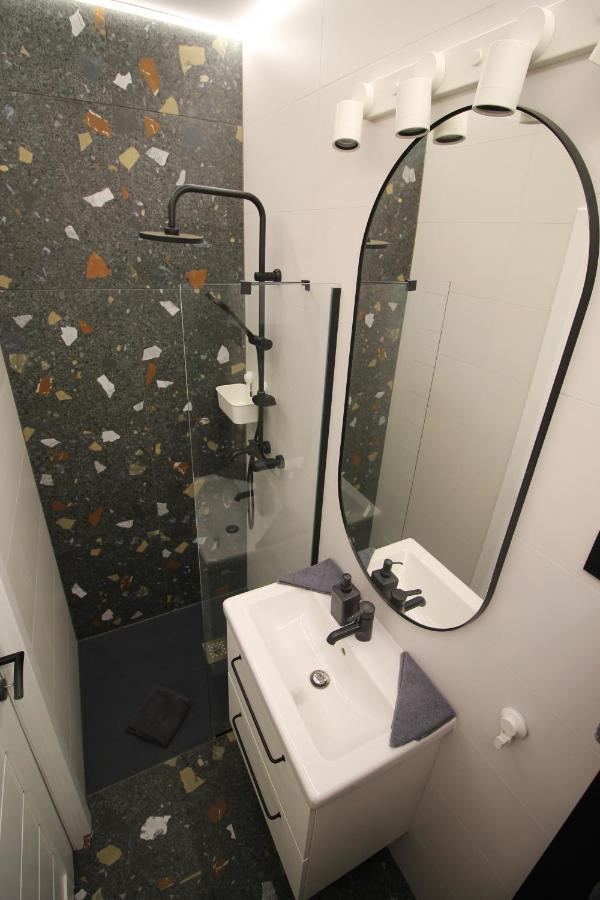Modern Studio A Belvaros Koezepen Parkoloval- Kata Studioapartman Gyor Luaran gambar