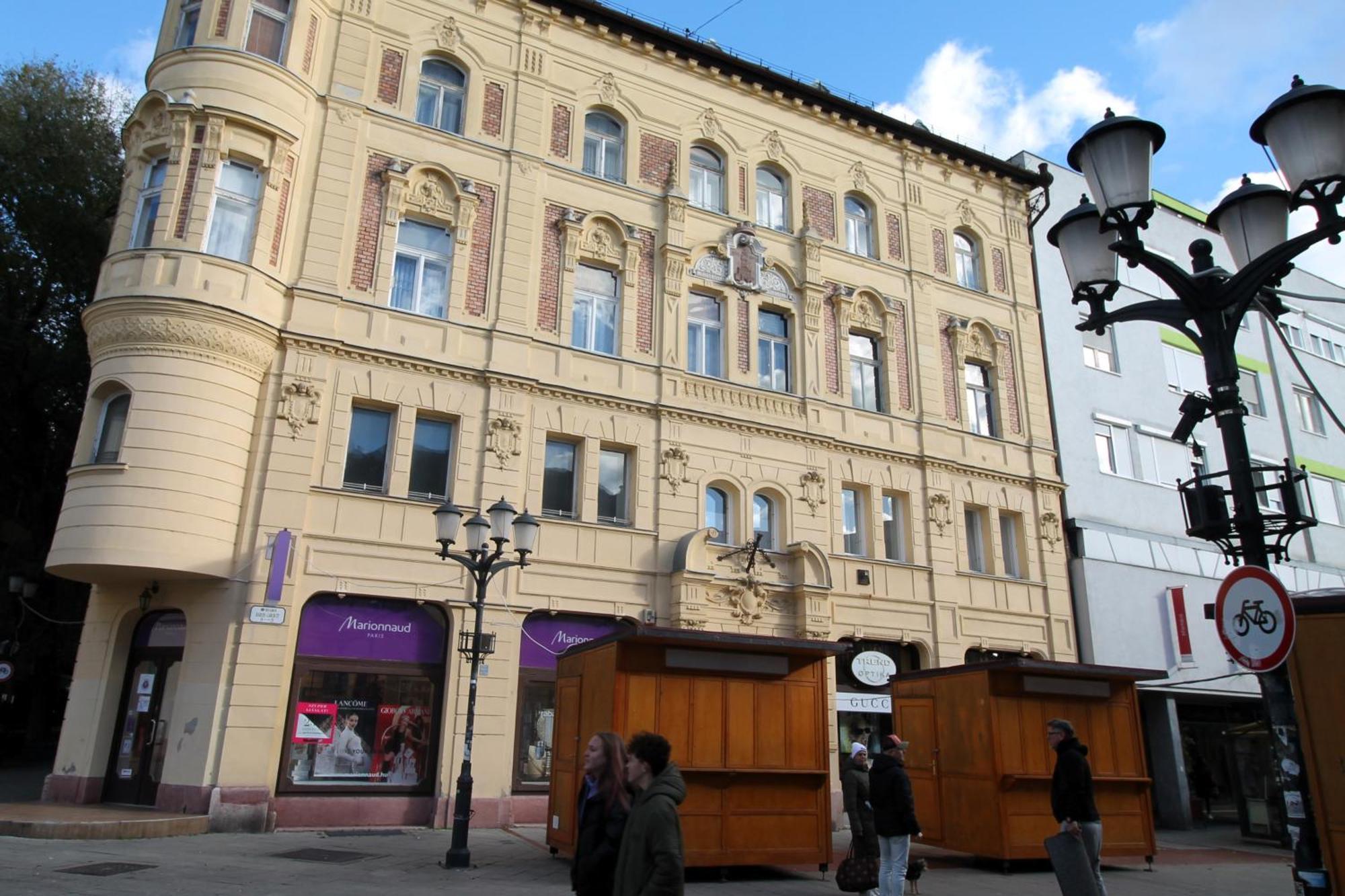 Modern Studio A Belvaros Koezepen Parkoloval- Kata Studioapartman Gyor Luaran gambar